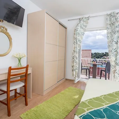 Ana Apartment *