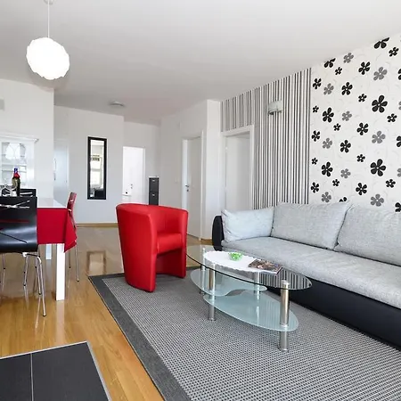 Apartman Ana アパート *