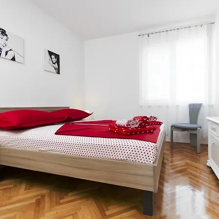 Apartman Ana *